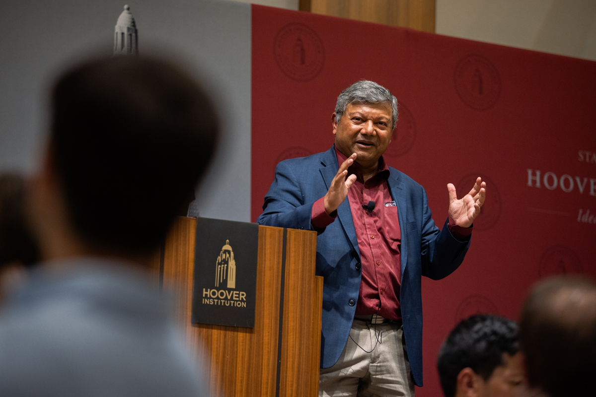 Senior Fellow Arun Majumdar speaks about global energy policy in light of the green energy transition at dinner on August 12, 2024 in Blount Hall. (Patrick Beaudouin)