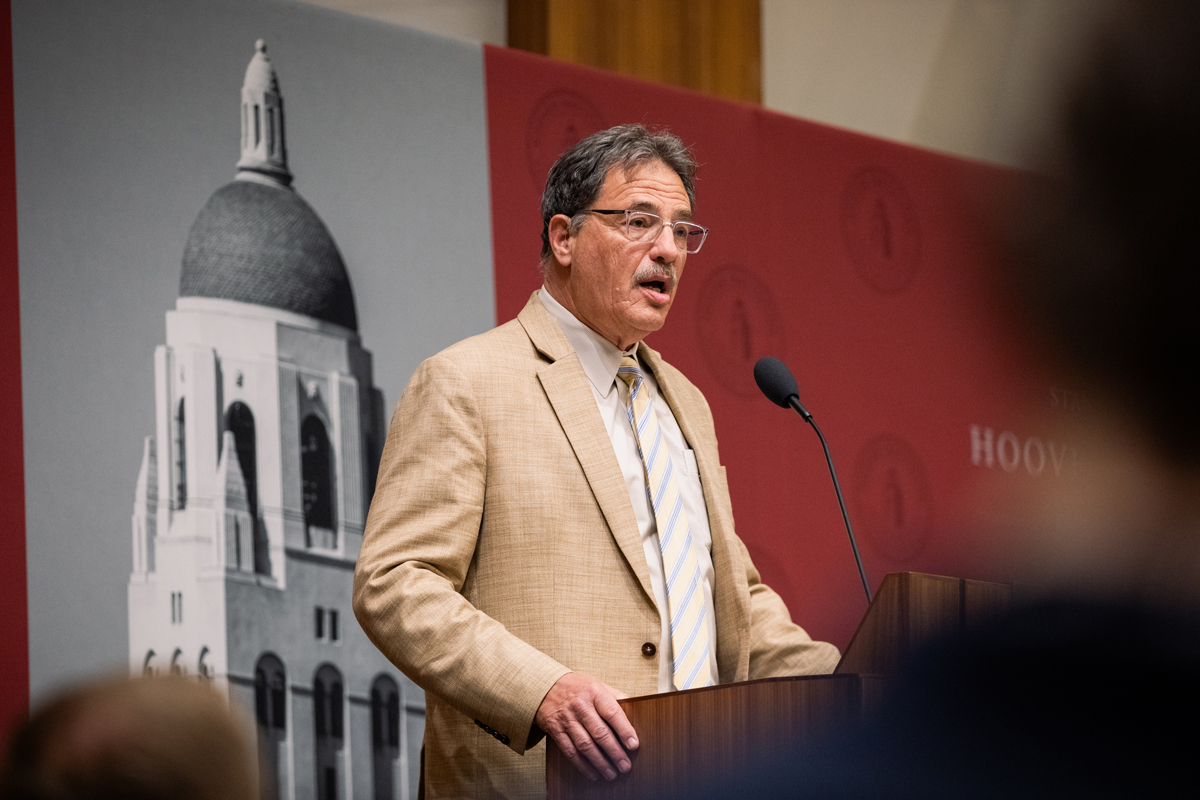 Senior Fellow Larry Diamond speaks about the findings of his study into anti-Semitism on Stanford’s campus at dinner on August 14, 2024. (Patrick Beaudouin)