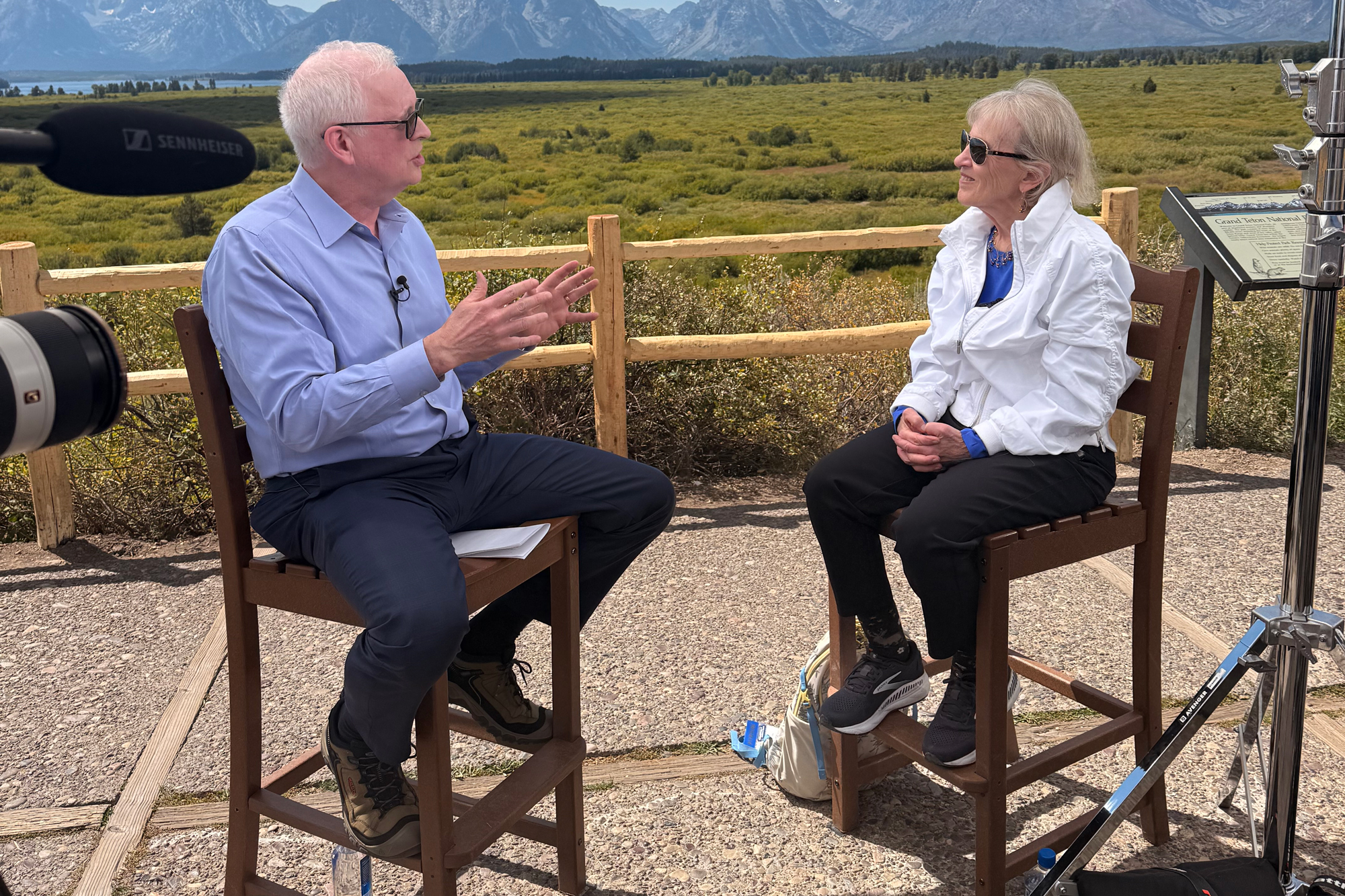 Senior Fellow Steven J. Davis speaks with Harvard’s Claudia Goldin for an episode of his podcast recorded at Jackson Hole, Wyoming in August 2025. (Florent Vial)