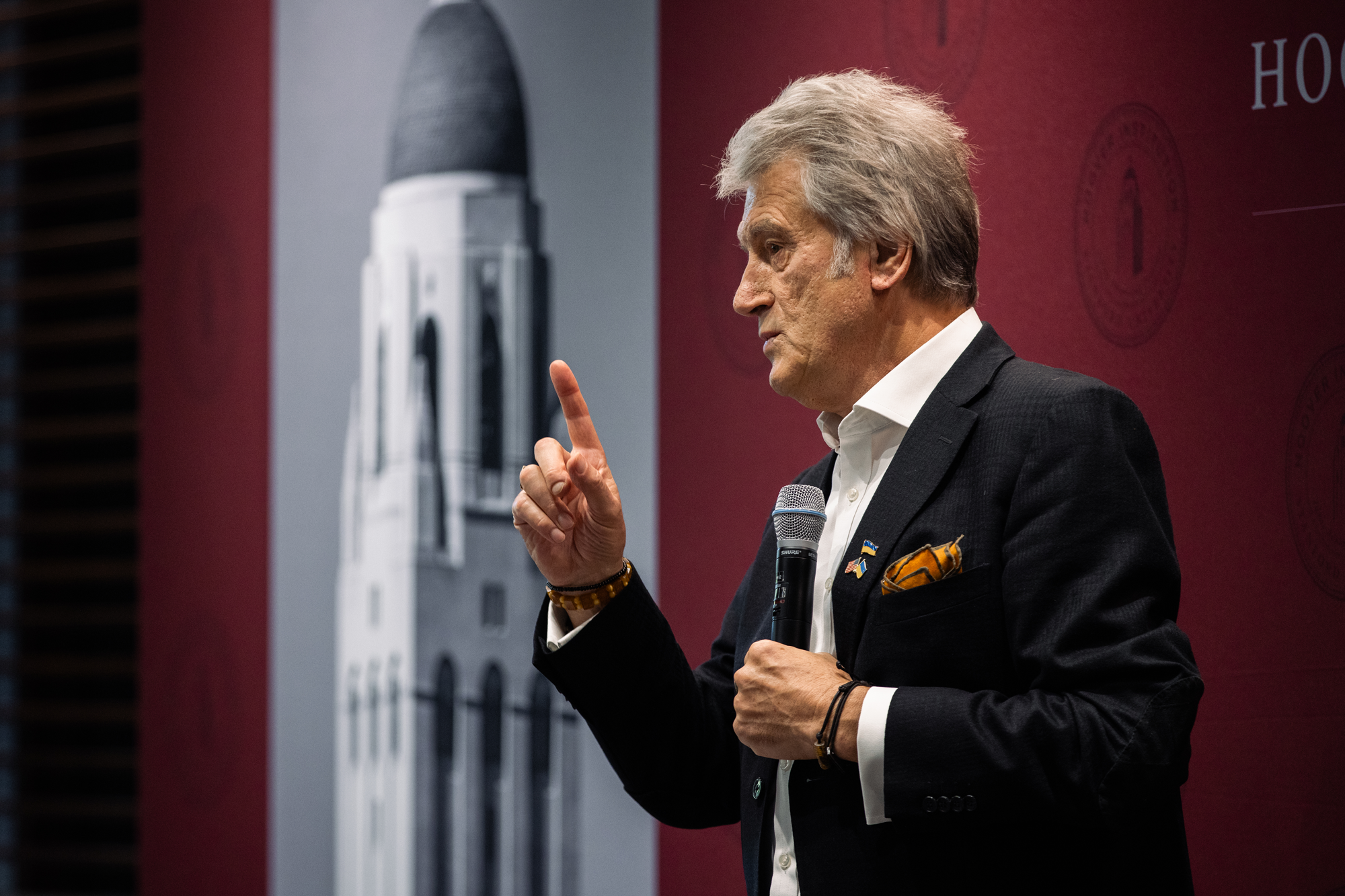 Former Ukrainian President Viktor Yushchenko speaks in Hoover’s Annenberg Auditorium on October 2, 2024. (Patrick Beaudouin)