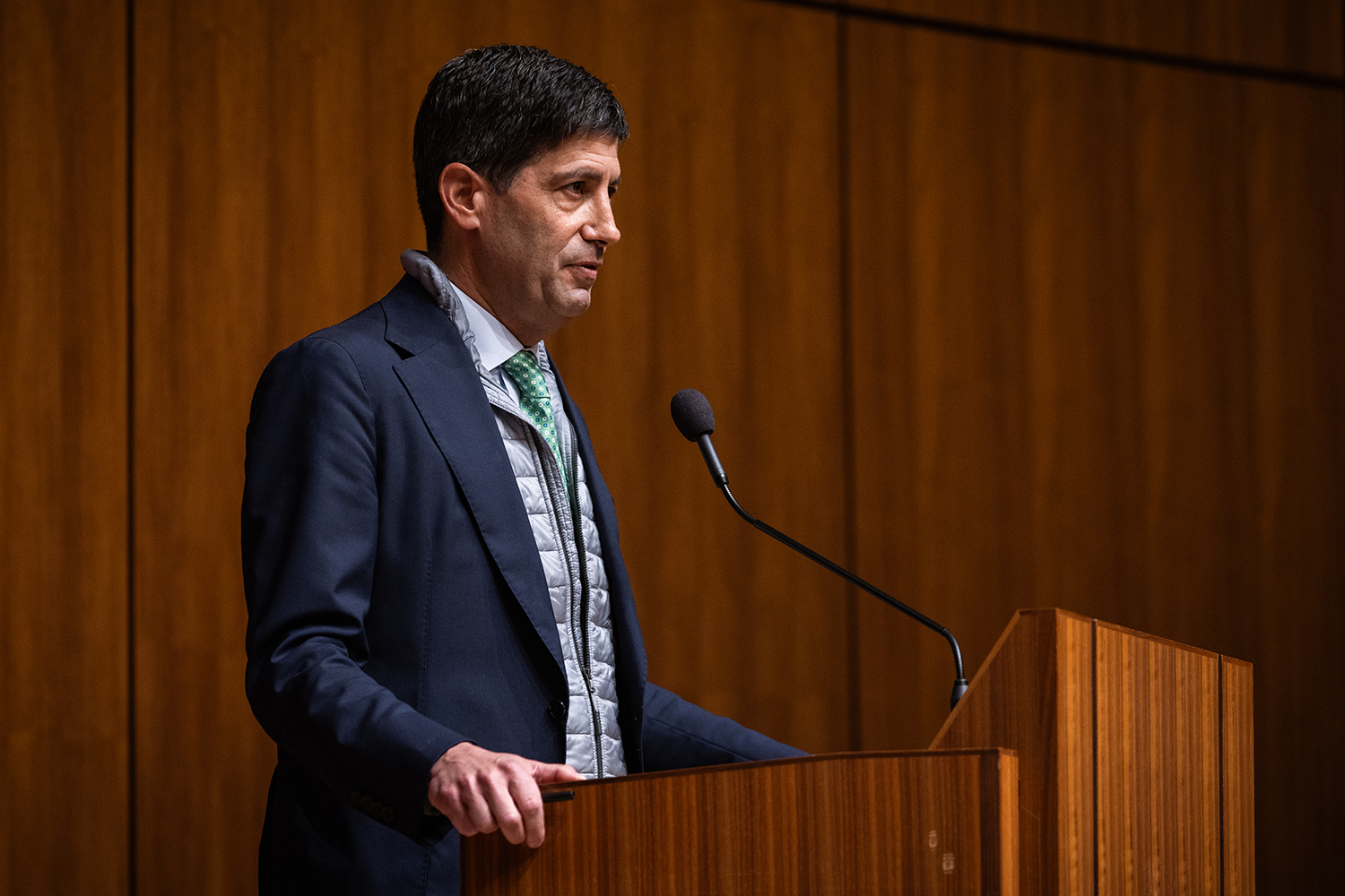 Hoover Distinguished Visiting Fellow Kevin Warsh