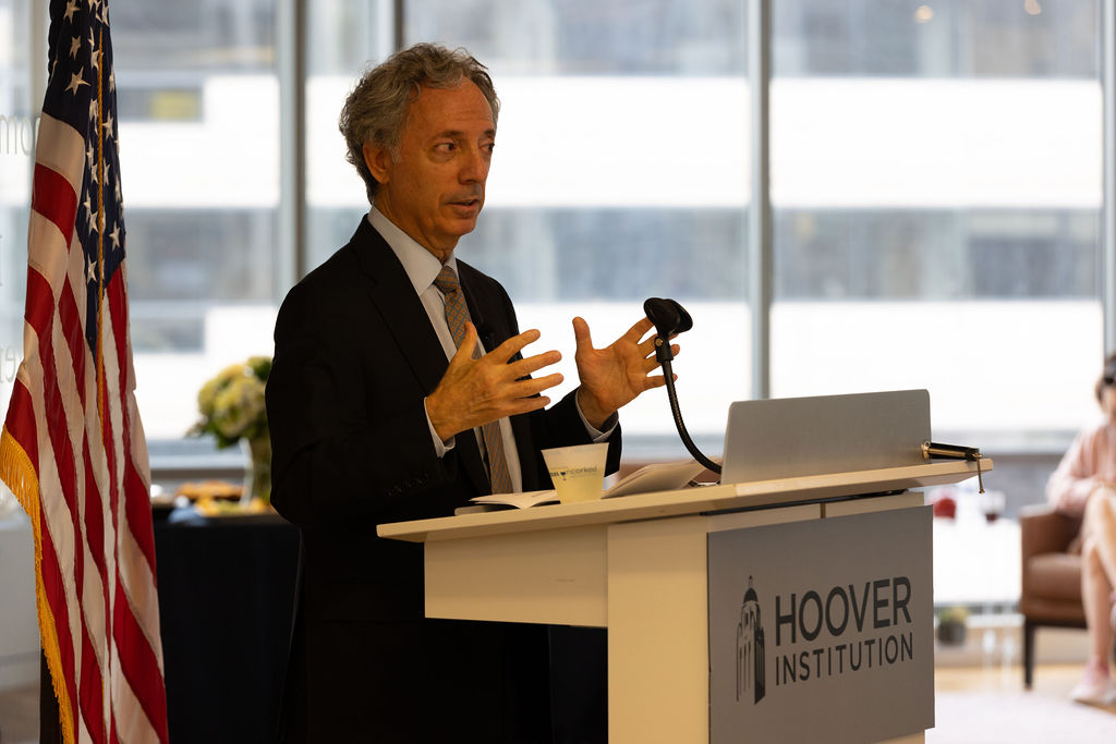 Peter Berkowitz addresses the audience at Hoover’s Washington, DC, office during the May Ideas Uncorked event on Israel at war. 