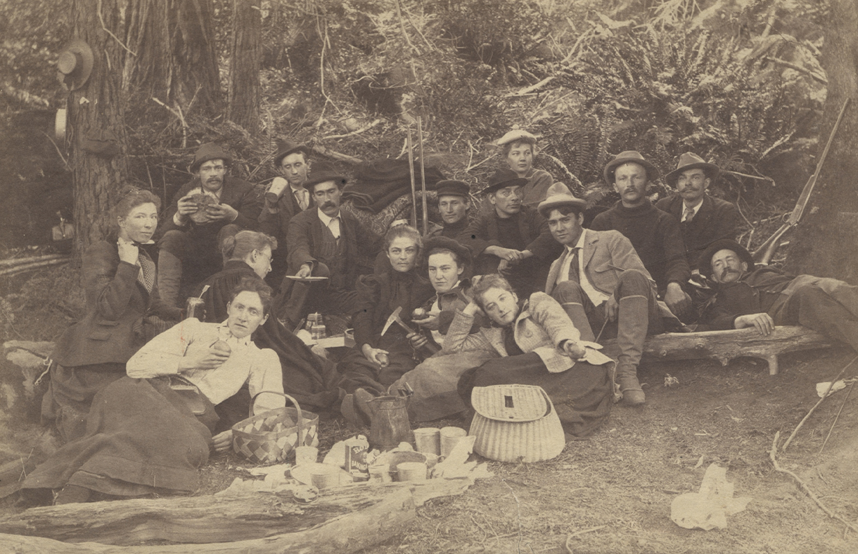 Photo of Lou Henry Hoover and Stanford's Zoology club