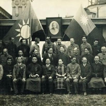 Photo of Deng Yanda and Mao Zedong at the third plenary session of the KMT Second Central Committee, March 1926