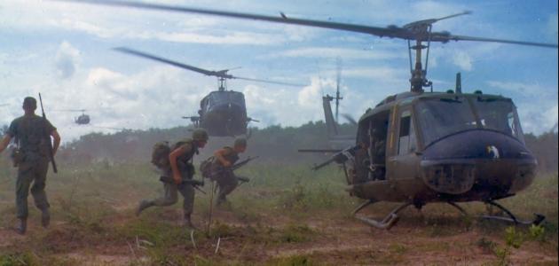 uh d helicopters in vietnam  image