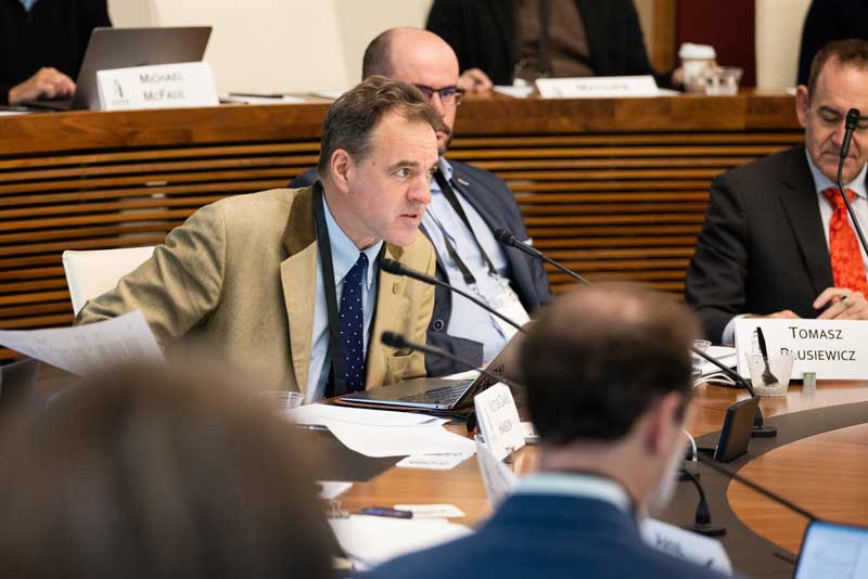 Senior Fellow Niall Ferguson (center) speaks at the Hoover History Working Group’s spring symposium on the topic of cold wars on May 14, 2024.